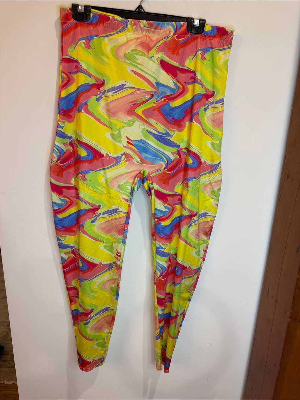 NWT YITTY Bright Multi-Color Abstract Swirl Womrn’s Leggings, XXL Plus Size